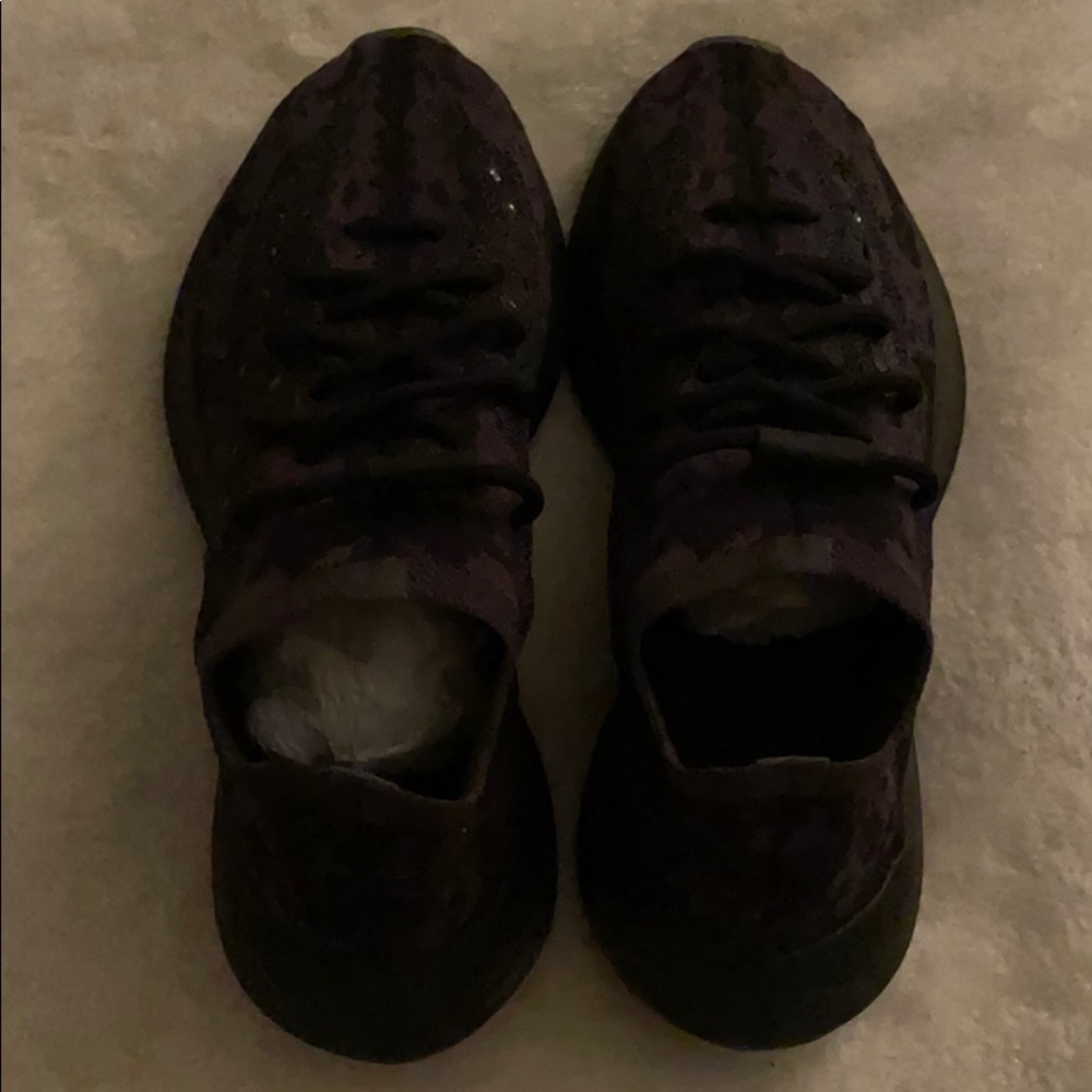 Yeezy Boost 380 ONYX Boys 6.5